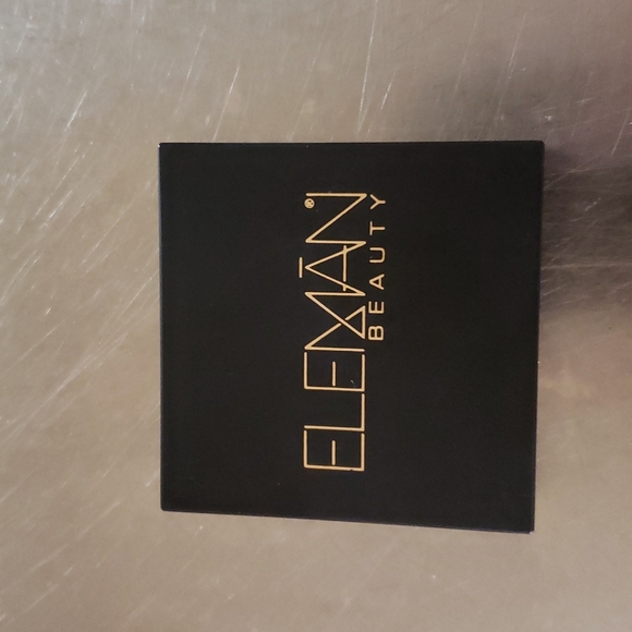 Eleman Eyeshadow - Picture 2 of 4